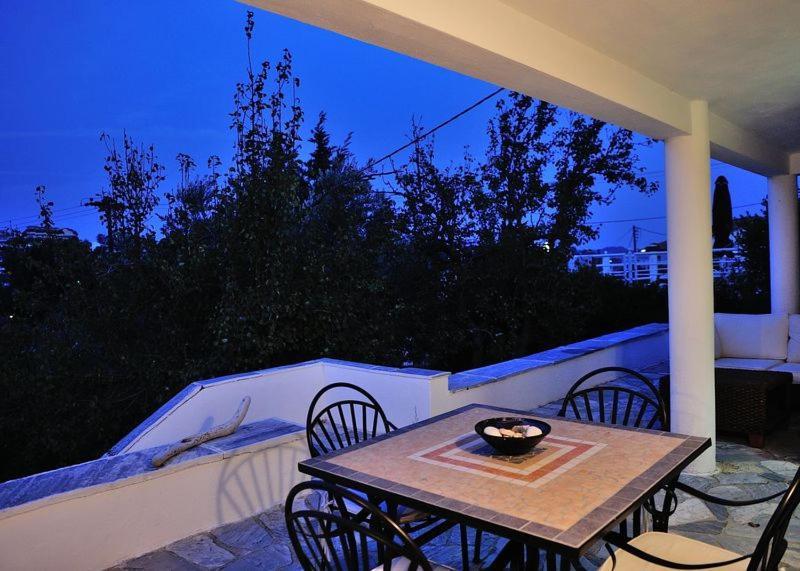 Ftelia Skiathos Town